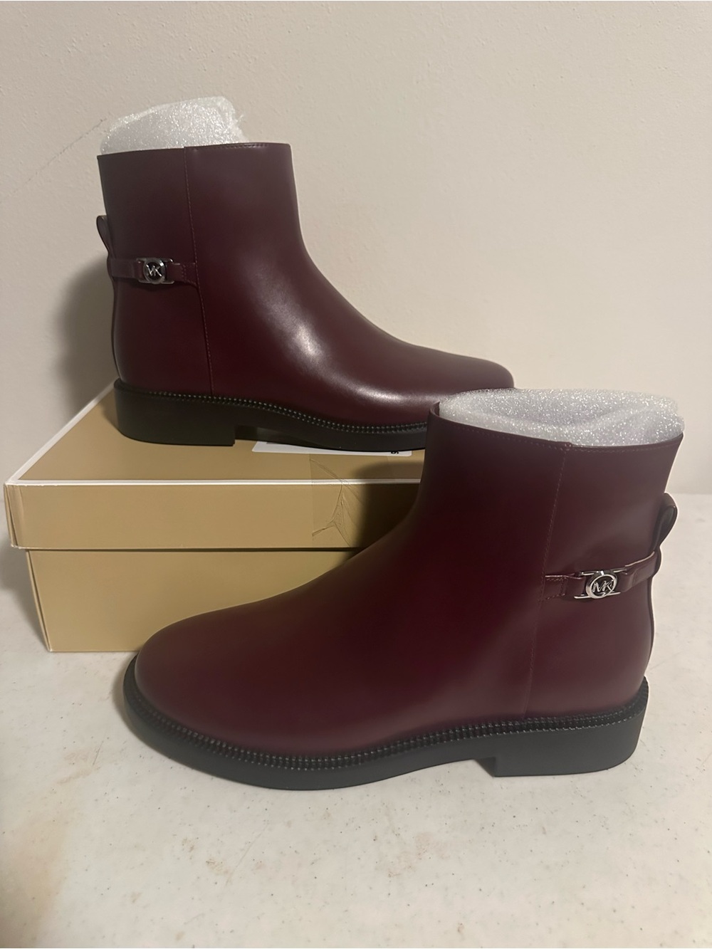 Michael Kors Mandy Women’s 8 Oxblood Faux Leather Ankle Boots Booties New